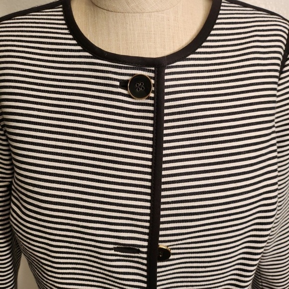 Talbots Woman Black and White Blazer with Tailored Silhouette Size 18 W - Picture 3 of 7